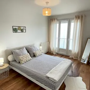 https://bel-appartement-meyzieu-centre-proche-tramway.hotels-rhonealpes.com